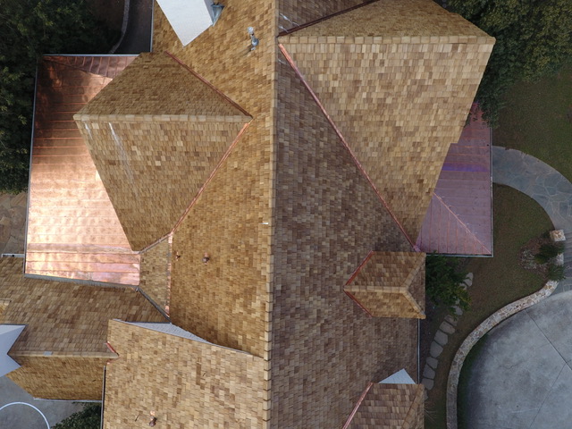 Cedar shingle roof, Atlanta residence — photo
