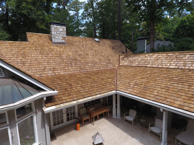 Cedar shake roof, Atlanta — photo