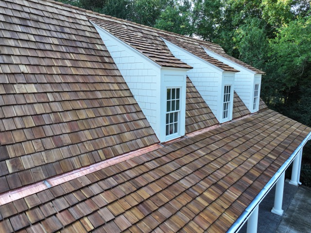 Heavy cedar shakes, Roswell GA — photo