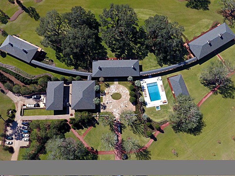 Slate roofs, South Georgia plantation &mdash; photo